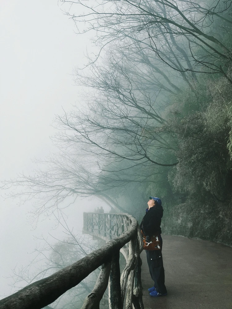 enjoying the mist to its fullest