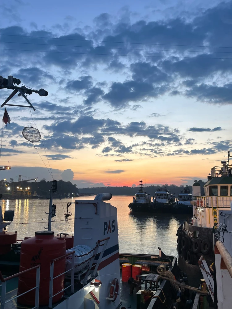 GIF diunggah oleh Resky