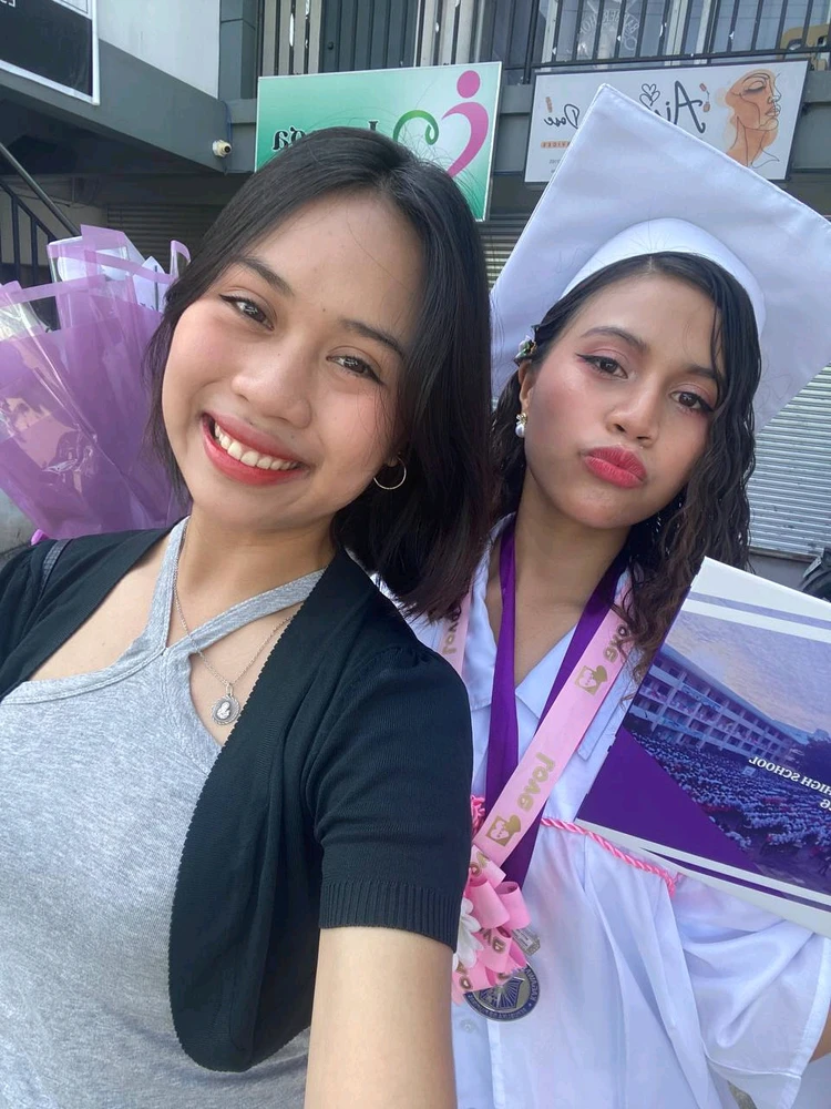 I-upload ni Miriel Janine ang larawan