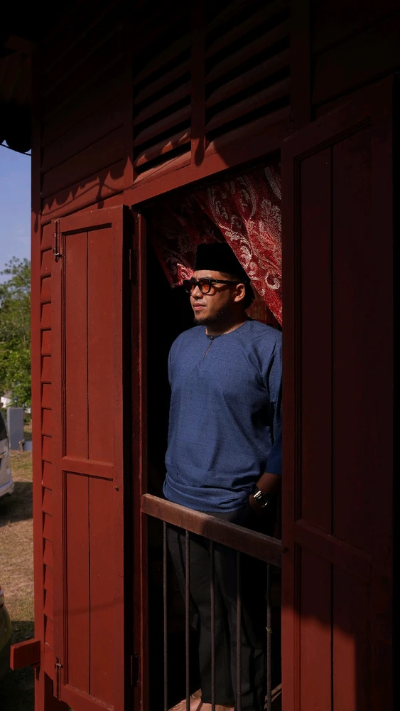 GIF dimuat naik oleh Khairunnas