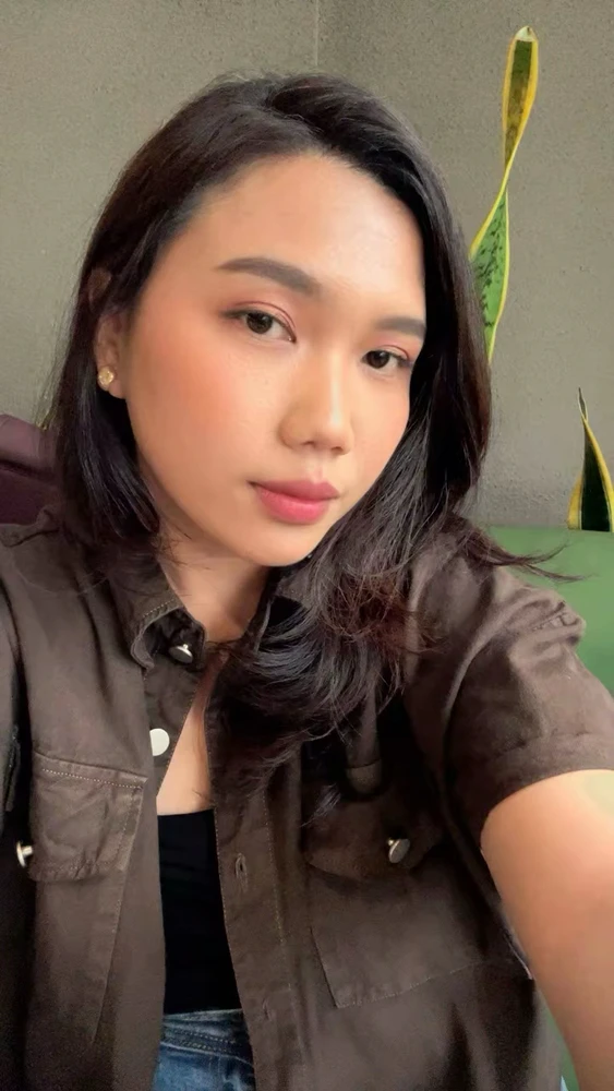 GIF uploaded by Intan