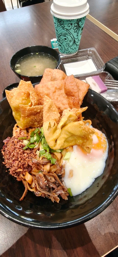 GIF uploaded by Aruzia