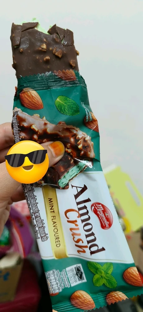 GIF uploaded by Aruzia