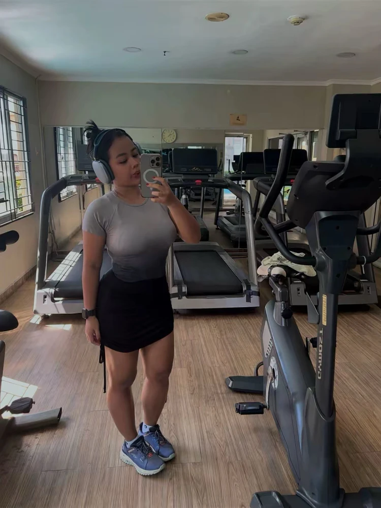 GIF uploaded by Linz Maharani