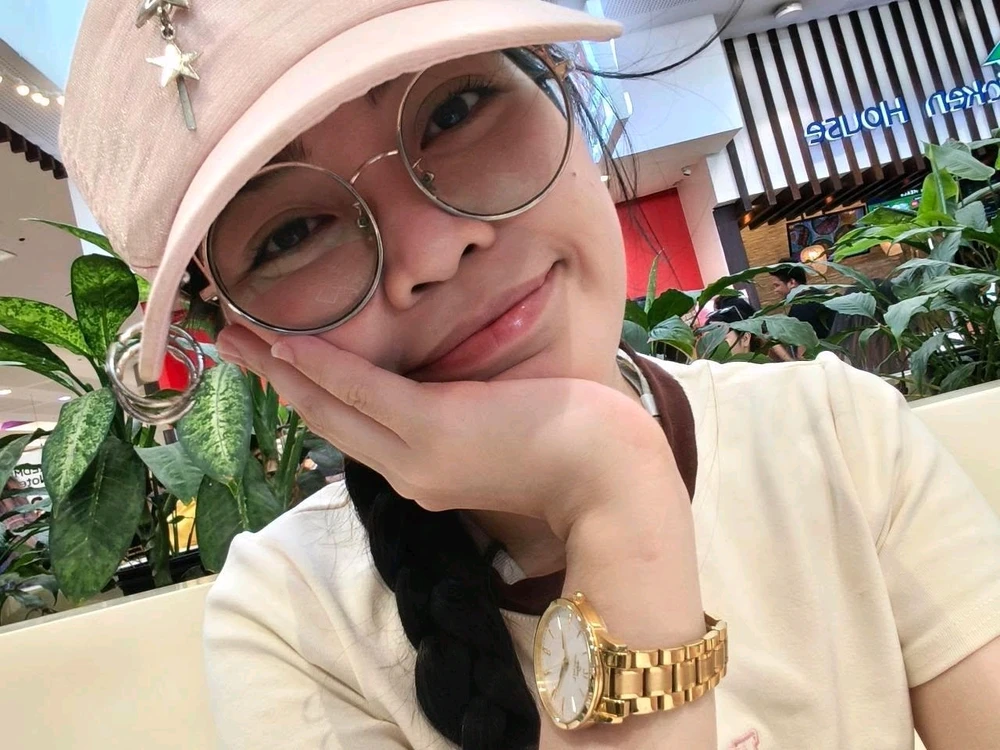 GIF uploaded by Ina