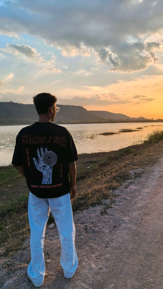 GIF gi-upload ni Vinay sharma
