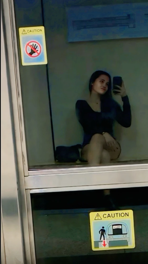 GIF uploaded by Erwina