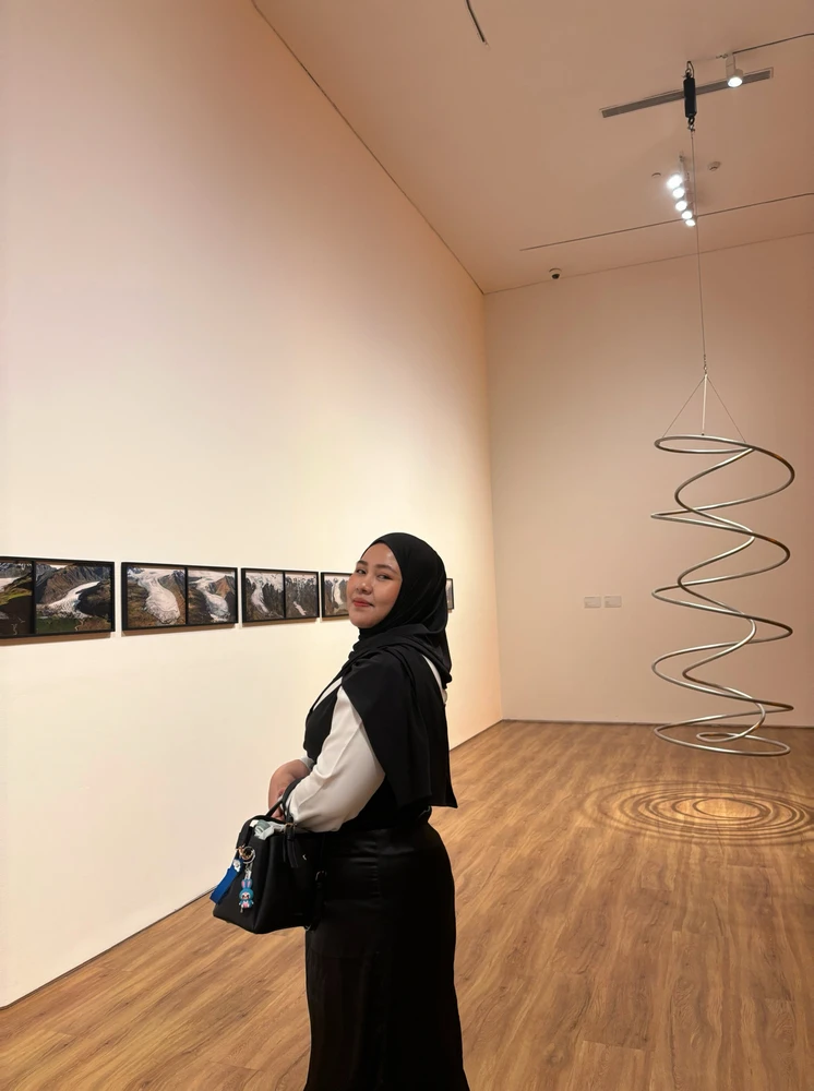 GIF uploaded by Nada