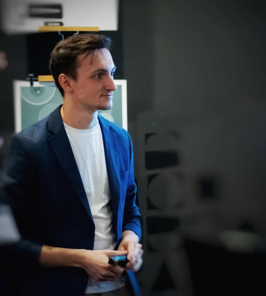 Denis Razvan 上傳的 GIF