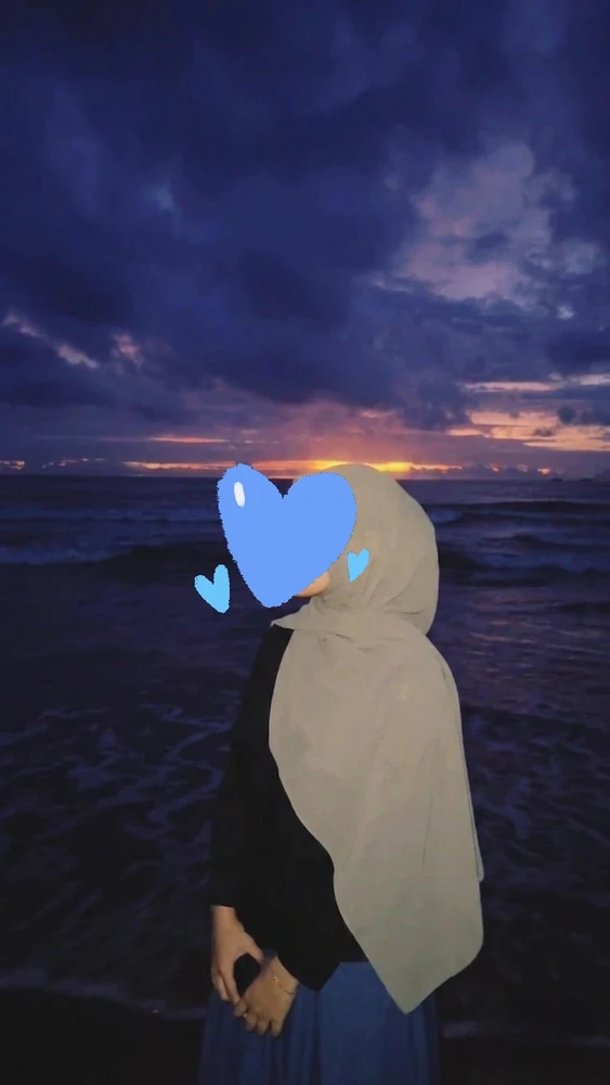 GIF uploaded by Lilly