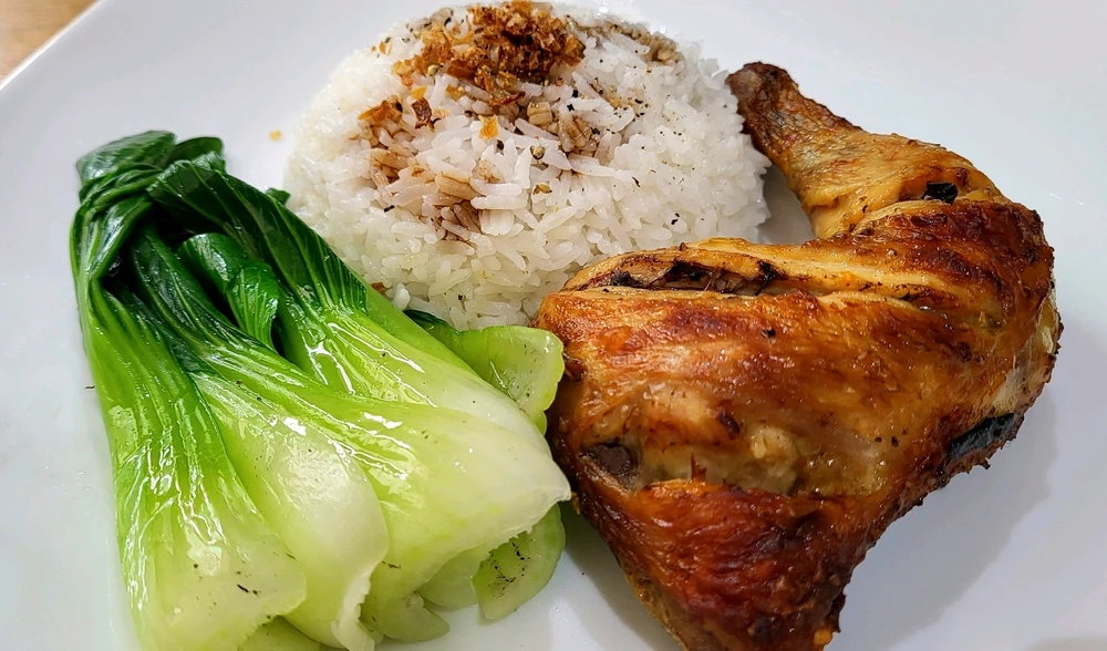 GIF uploaded by Tofu 🍜🍗🍟