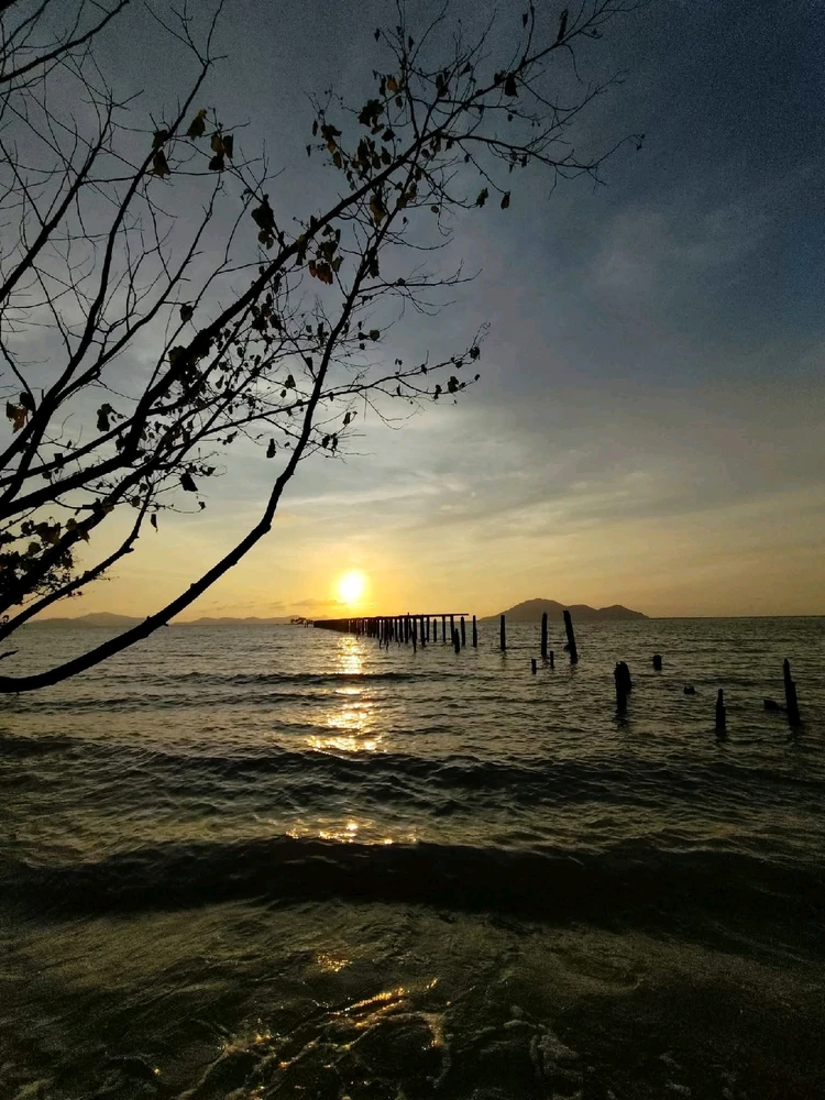 GIF diunggah oleh Angel