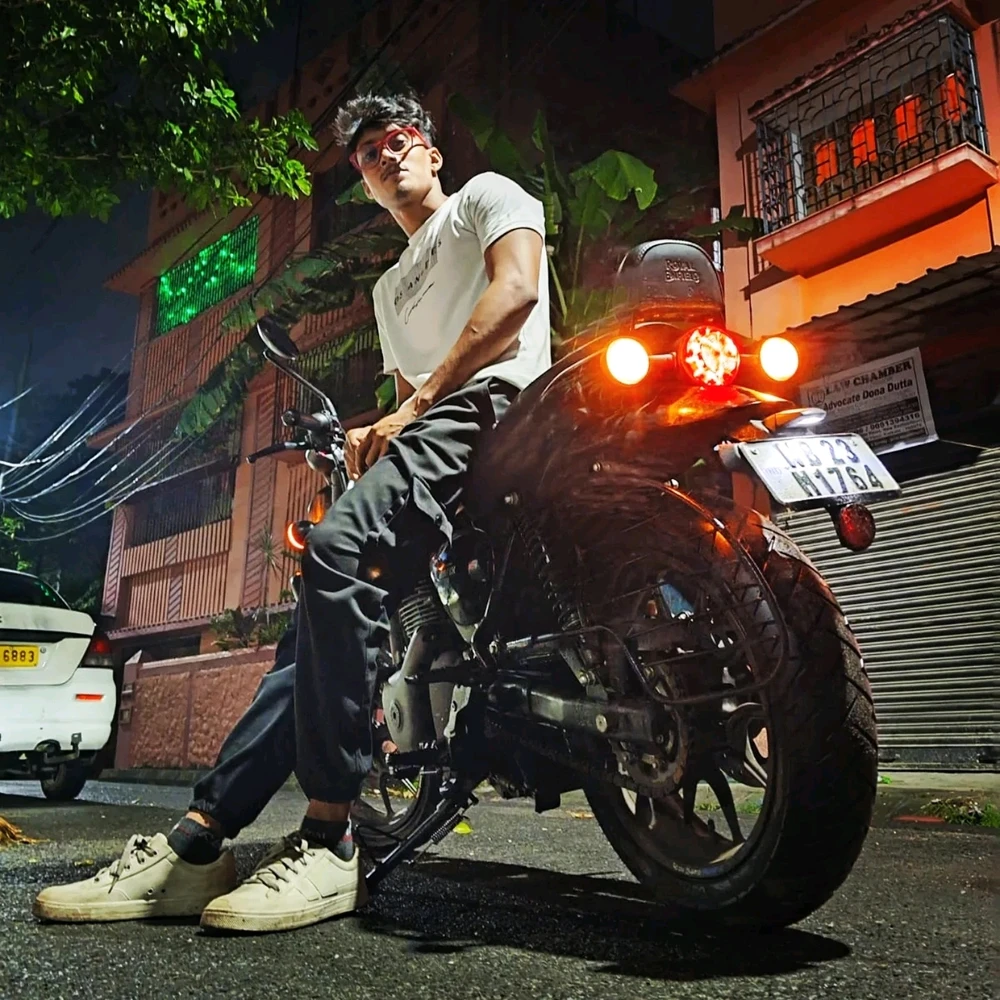 GIF na in-upload ni Palash