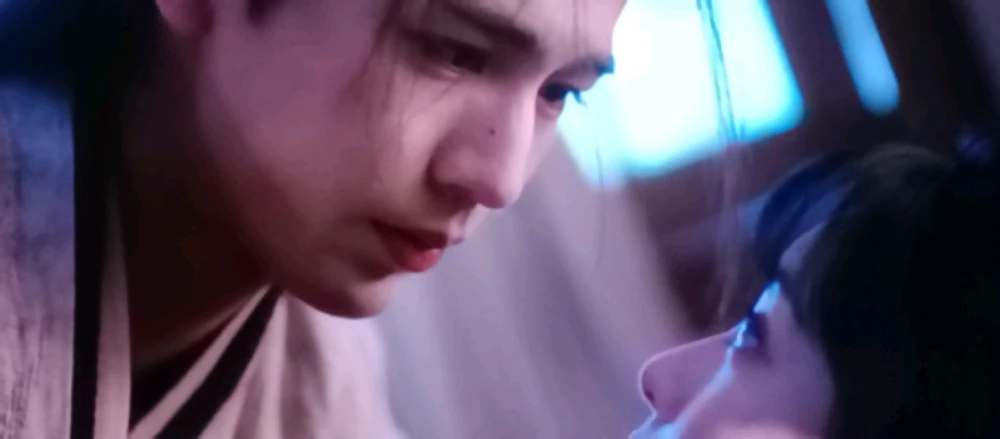 GIF uploaded by Gilbert