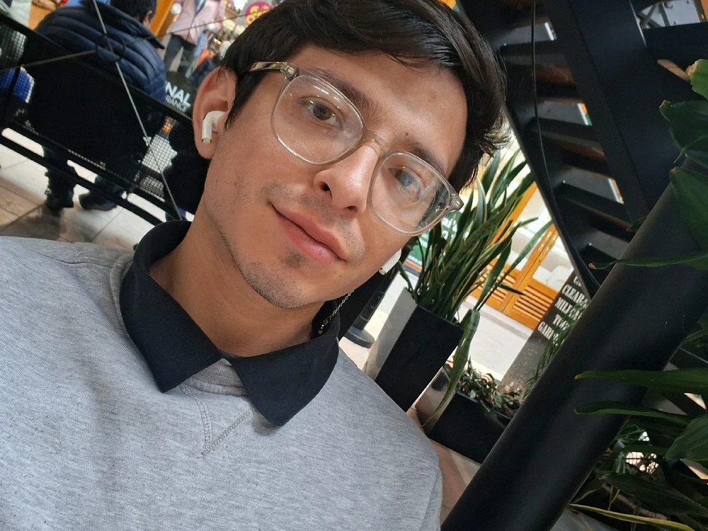 GIF na in-upload ni Pablo