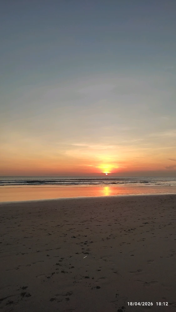 GIF diunggah oleh Putri