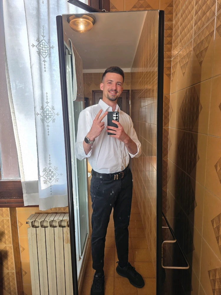 GIF uploaded by Davide
