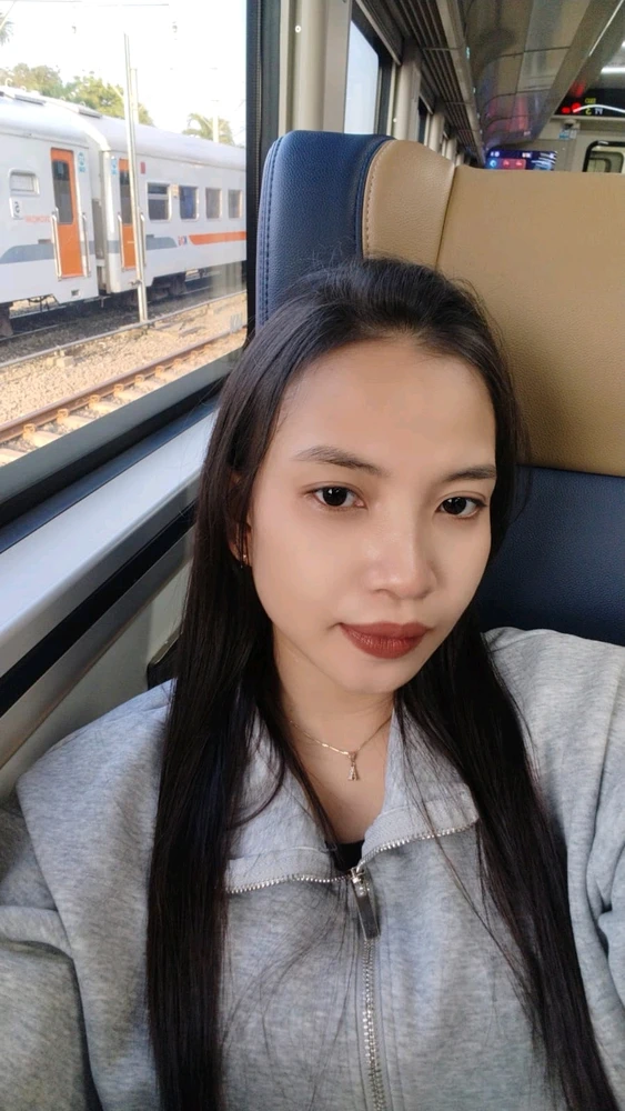 GIF diunggah oleh Ana