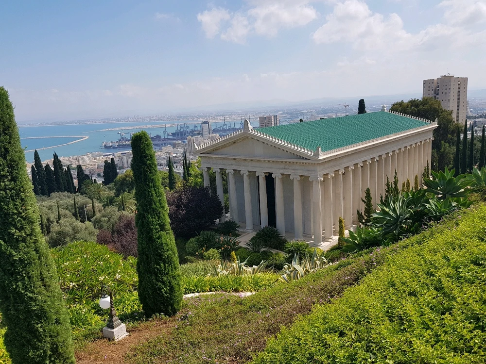 GIF uploaded by Asiia