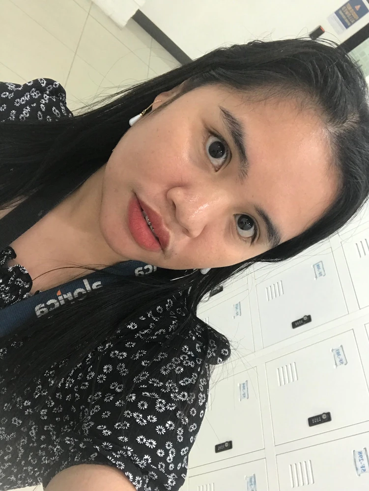 GIF na in-upload ni Lovely