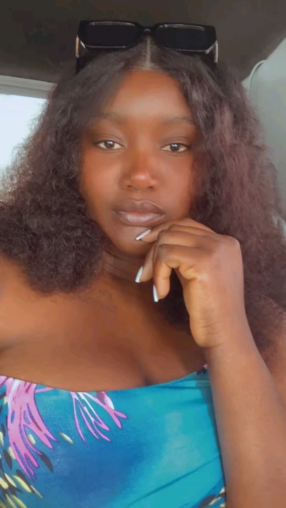 GIF uploaded by Evelin