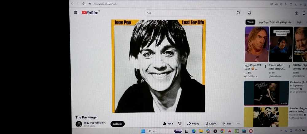 Berk tarafından yüklenen GIF