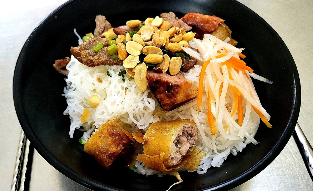 GIF uploaded by Tofu 🍜🍗🍟