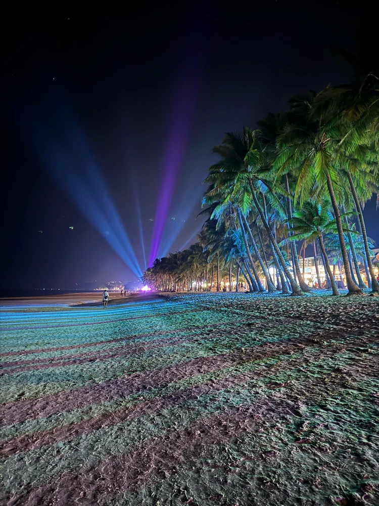 GIF uploaded by Bella Elkhart