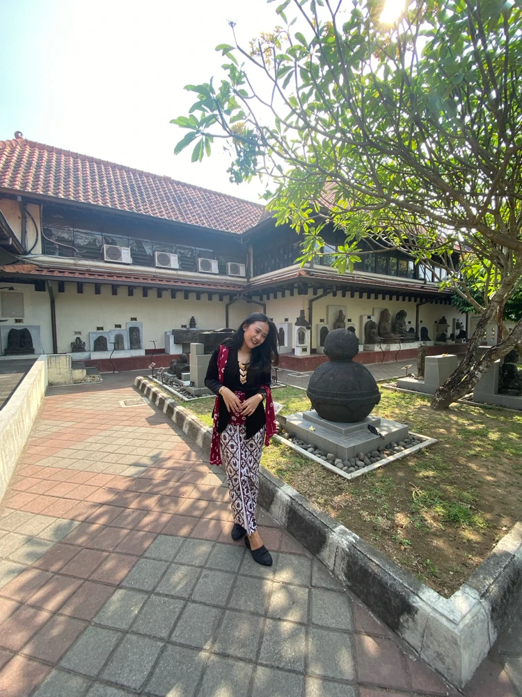 I-upload ni Bee ang larawan