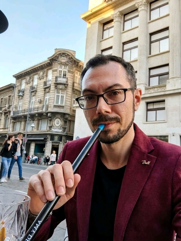 GIF încărcat de Adrian