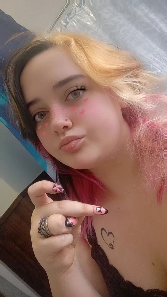 GIF uploaded by Bella