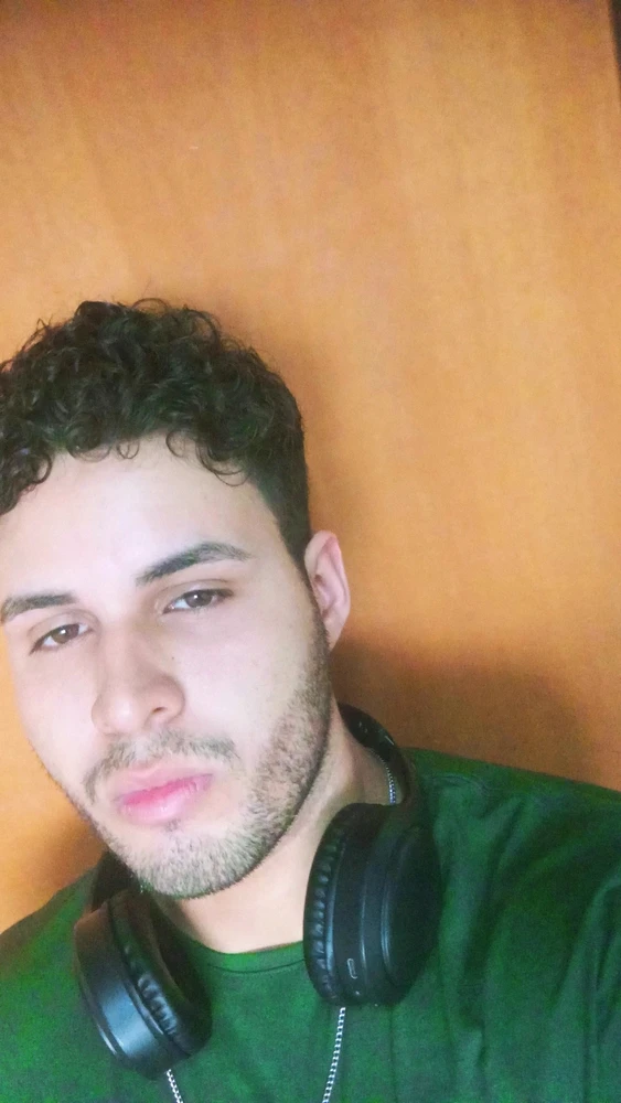 GIF uploaded by Kauan