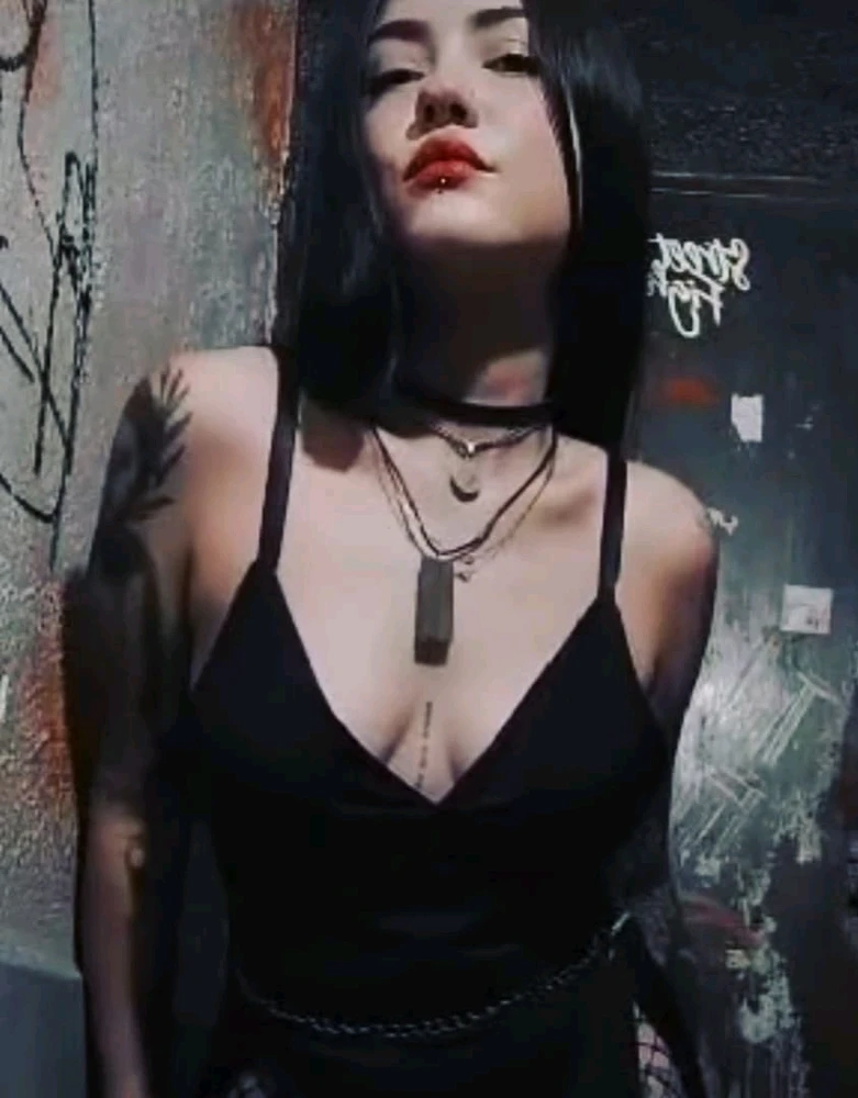 GIF uploaded by Hell En