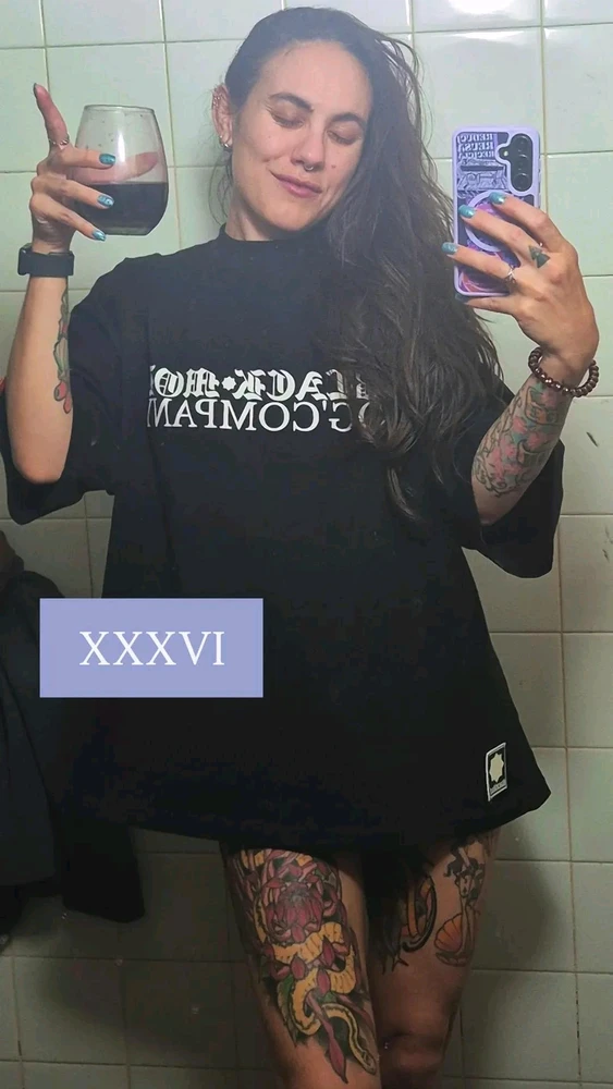 GIF tso los ntawm Ant