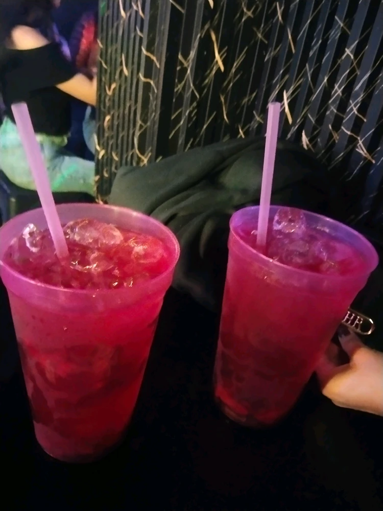 GIF uploaded by Axel Azba