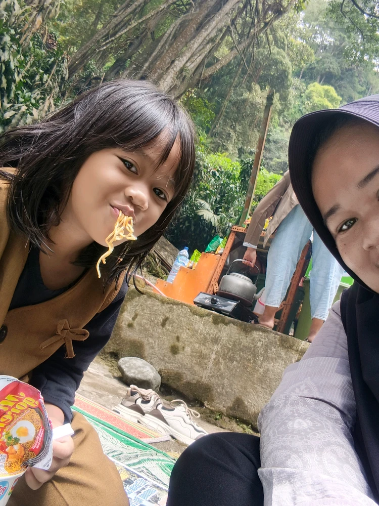GIF uploaded by Mila