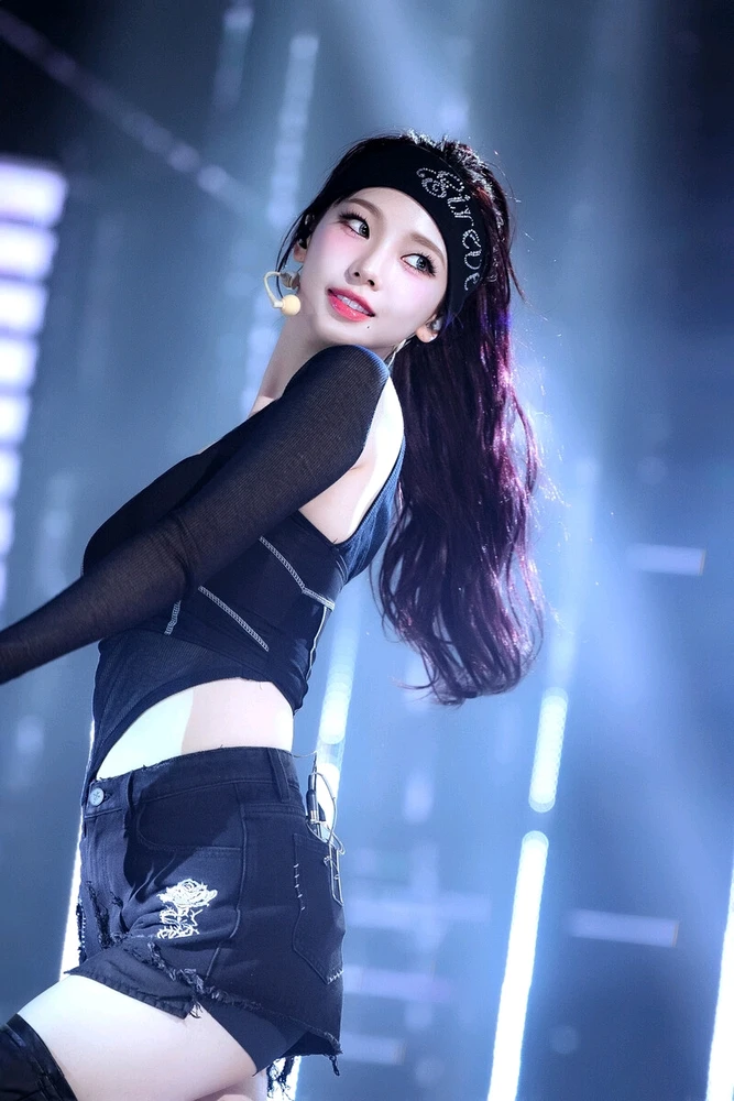 GIF uploaded by Andrea