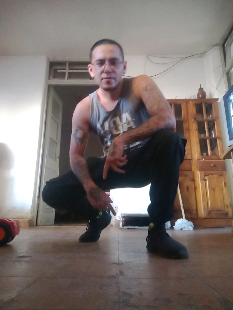 GIF uploaded by Eze
