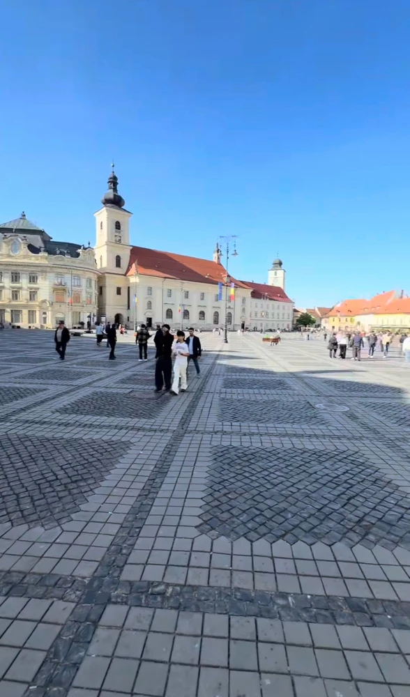 GIF uploaded by Cătălin