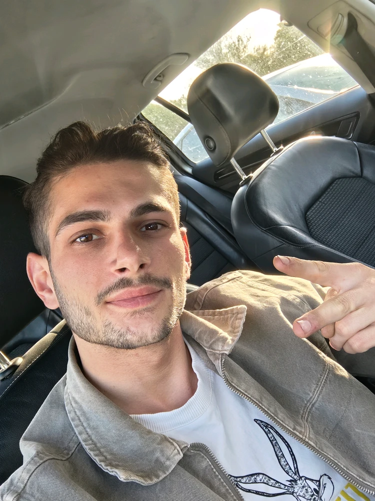 GIF uploaded by Mihai