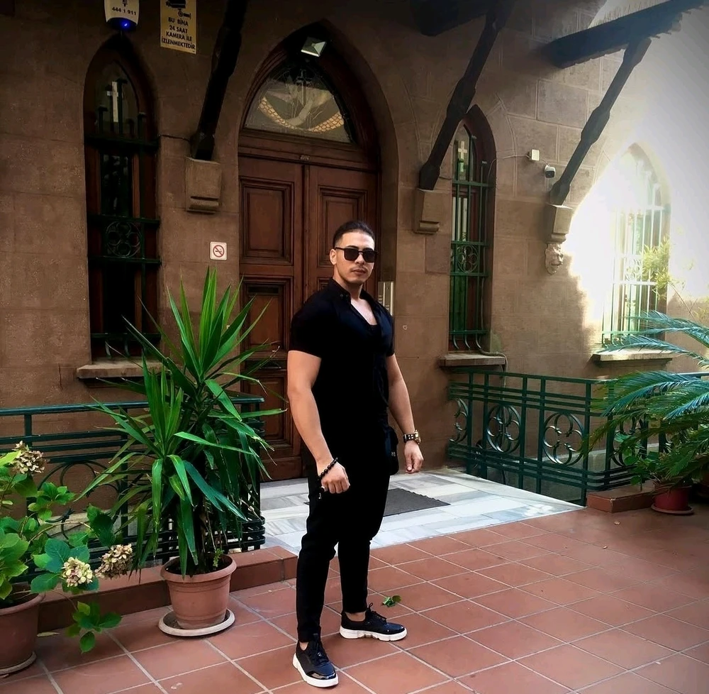 GIF uploaded by Issam