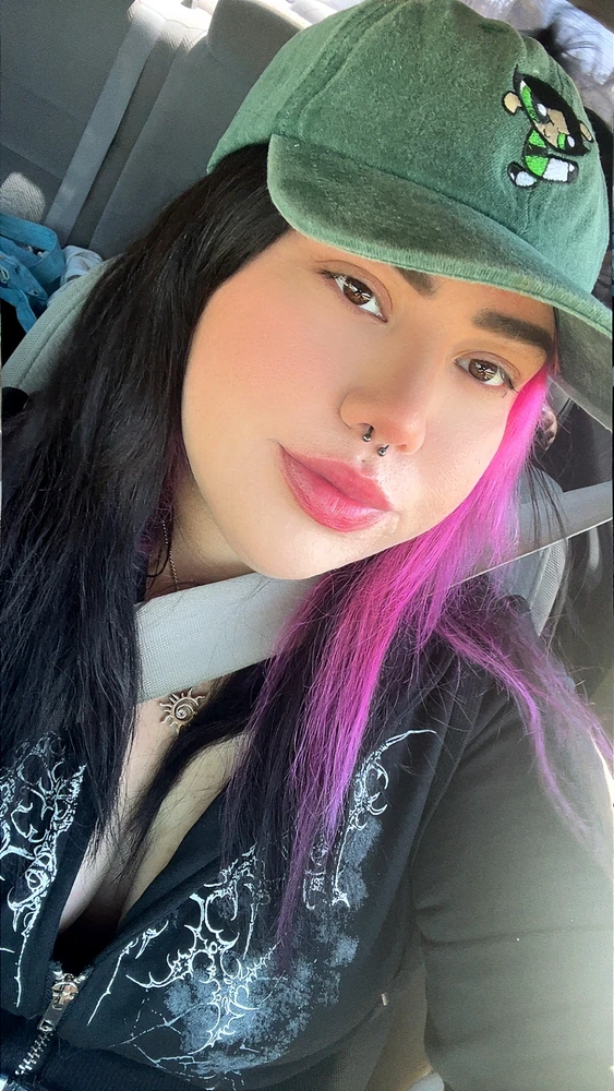 GIF uploaded by Arely