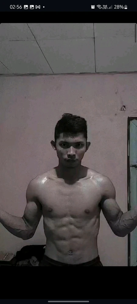 GIF na in-upload ni Li