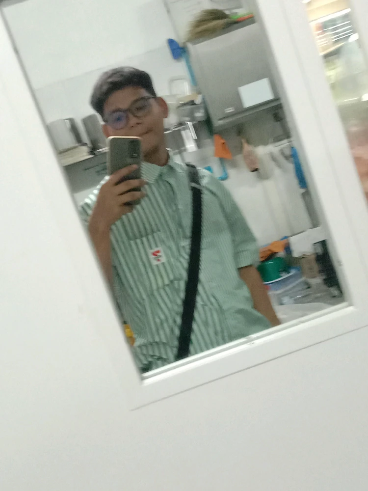 GIF อัปโหลดโดย พอส