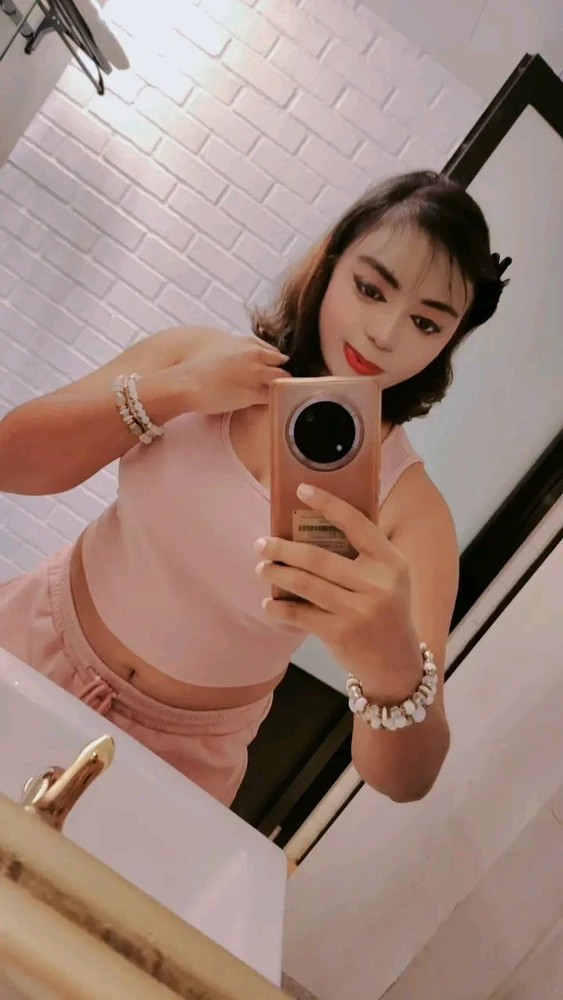 GIF uploaded by Soniya