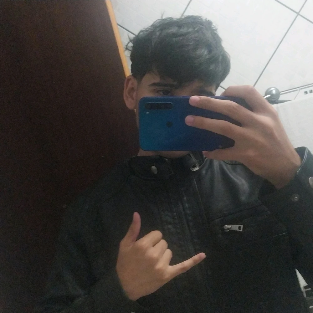 GIF uploaded by Lucas