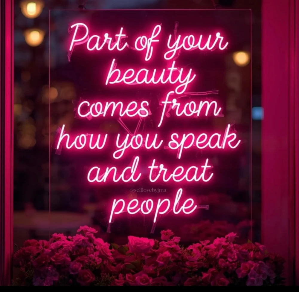 GIF uploaded by Alessia