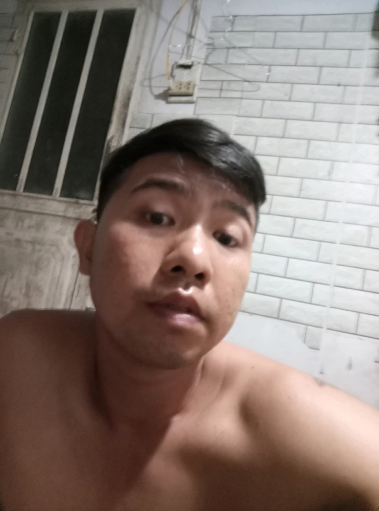 GIF uploaded by Phúc Bồ