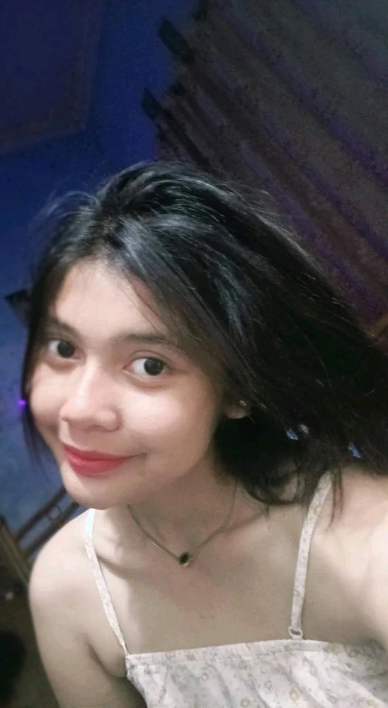 GIF diunggah oleh V