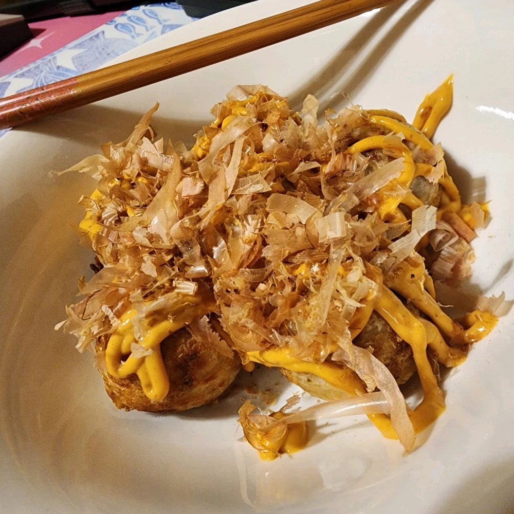 Takoyaki bowl with chipotle and katsuobushi